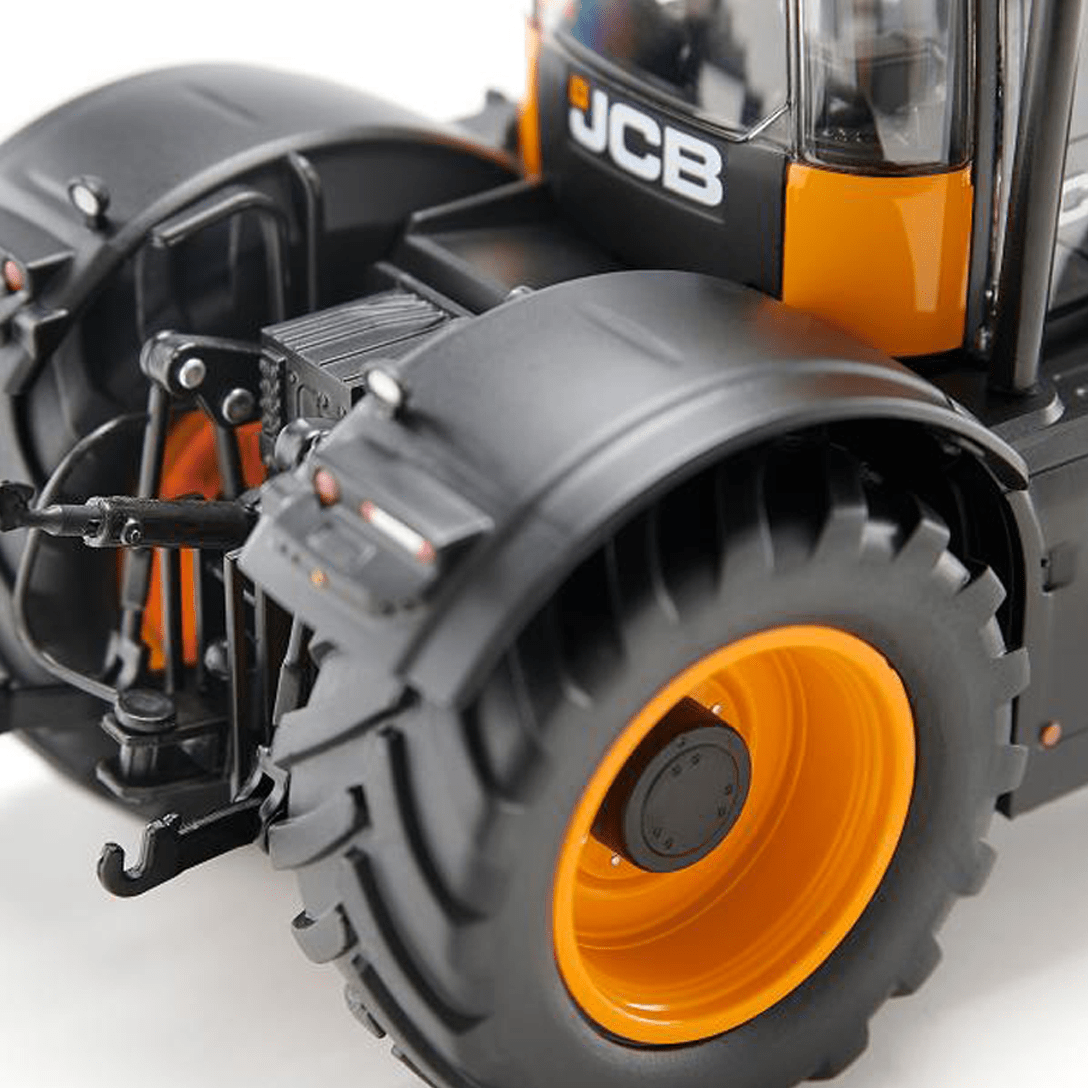 JCB 8330 FASTRAC PRECISION 1_32 MODEL Image 4