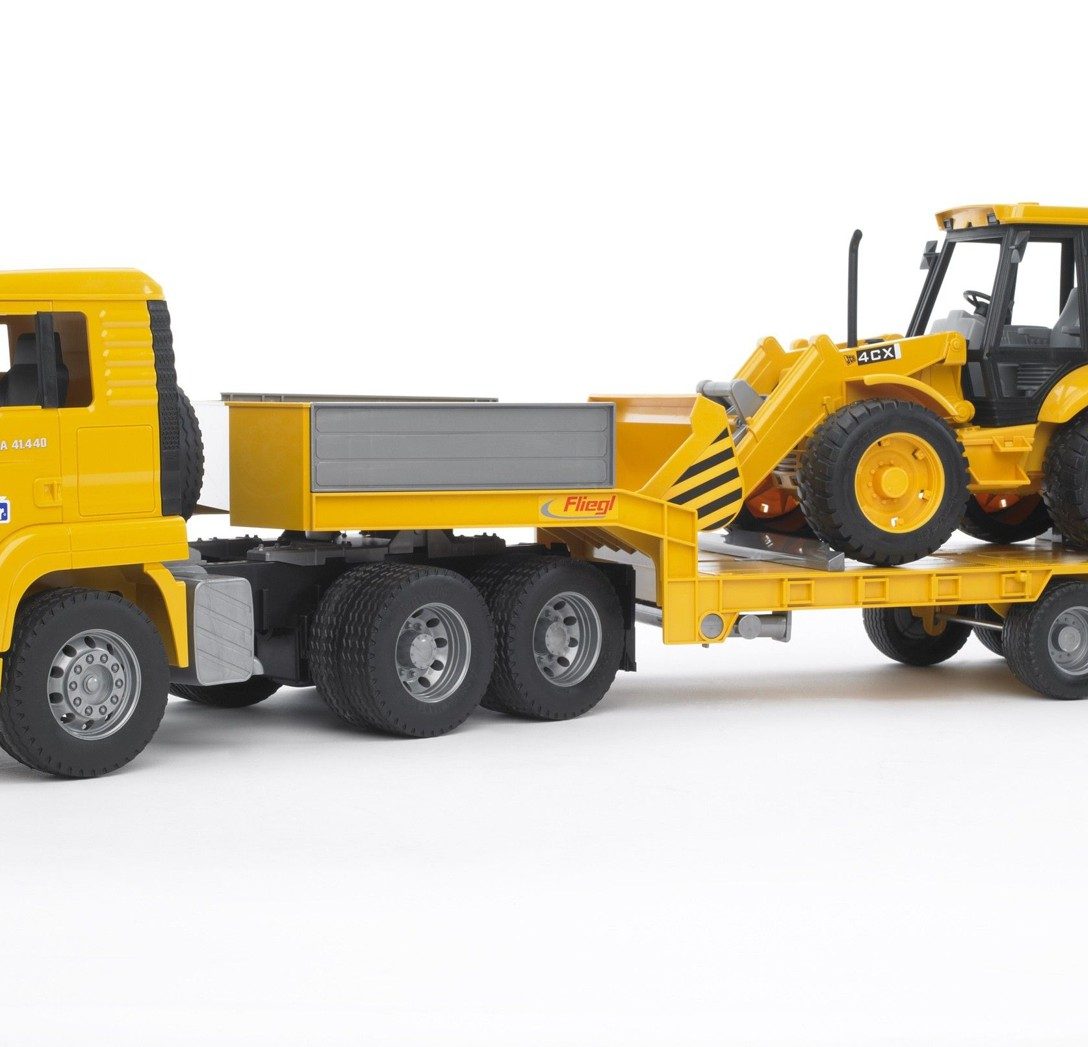 bruder-man-tga-low-loader-truck-with-jcb-4cx-blackhoe-loader (1)