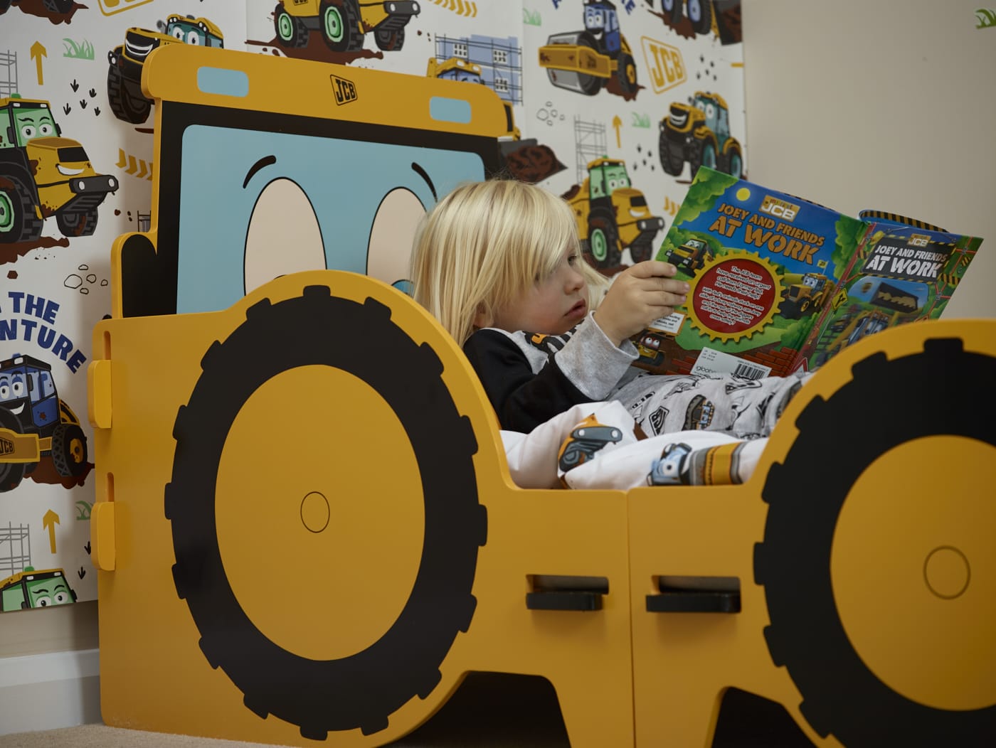 5 Fun Indoor Activities For Kids To Try This Winter child reading book