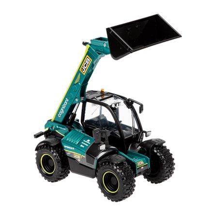 AMR22 F1 Team Loadall 1 32 Scale Model 2